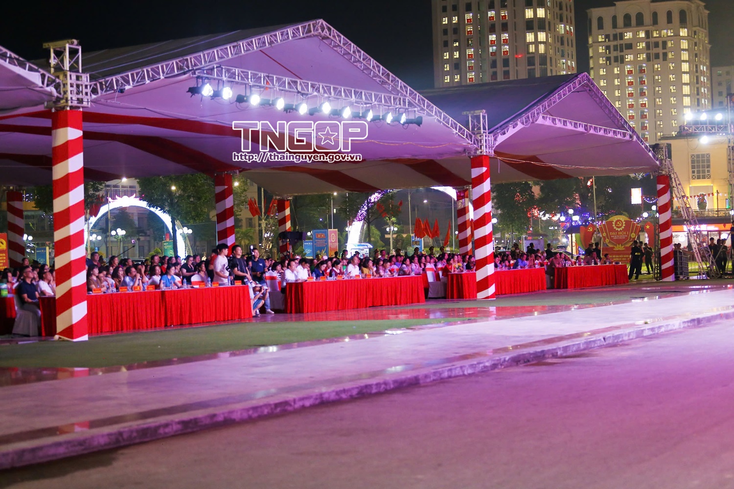 Tổng duyệt Chương trình nghệ thuật đặc biệt “Tự hào Đảng vinh quang - vững bước kỷ nguyên mới”